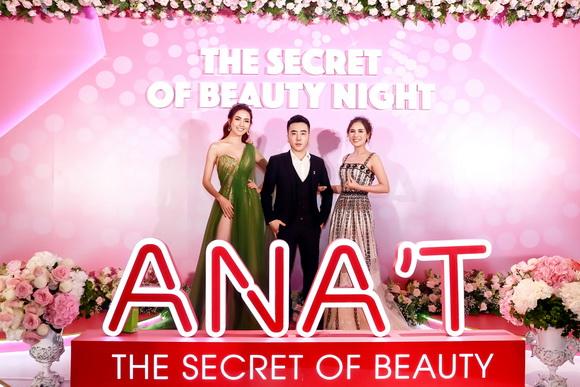 my-pham-anat-106-2-ngoisao.vn-w580-h387 3 mỹ phẩm ANA’T, Hoa hậu Phan Thị Mơ