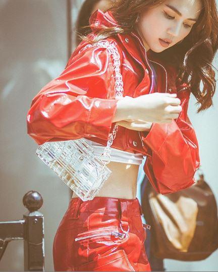 Ngọc Trinh, thời trang Ngọc Trinh, Ngọc Trinh bị ném đá, scandal Ngọc Trinh