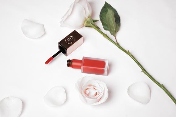 Roses Matte Lipstick Version 2019, Son lì