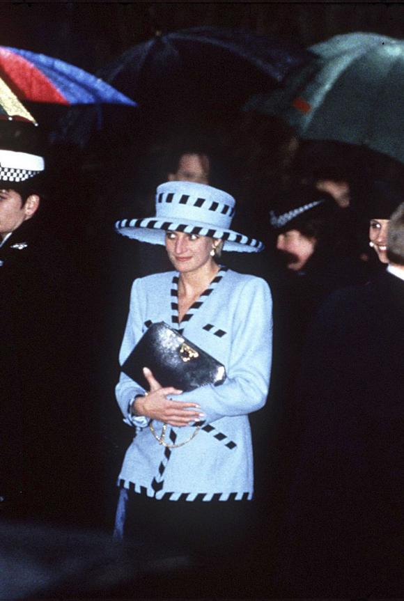 Công nương Diana,thời trang của Công nương Diana,gia đình Hoàng gia Anh