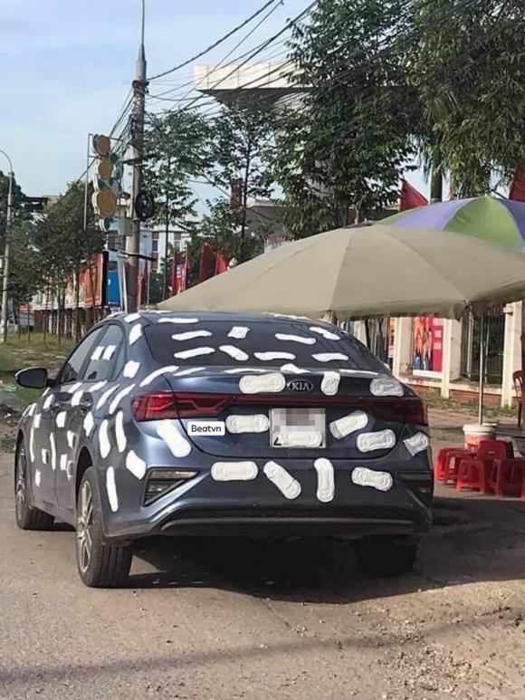 đậu xe, đậu xe vô ý thức, đậu xe dưới lòng đường, đậu xe không đúng nơi quy định