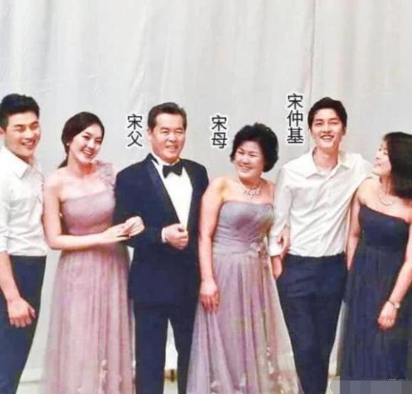 Song Hye Kyo,Song Joong Ki,sao Hàn,Song Joong Ki ly hôn Song Hye Kyo