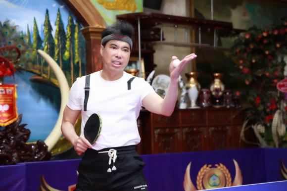 'Ông hoàng nhạc sến' Ngọc Sơn chơi trội, biến phòng khách biệt thự trăm tỷ thành sàn đấu bóng bàn 6 Ông hoàng nhạc sến,danh ca ngọc sơn,sao việt