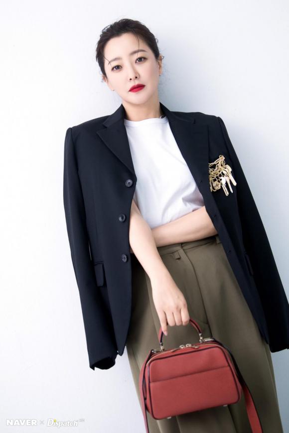 Thần thái xuất sắc ở tuổi 42, Kim Hee Sun khiến cả Song Hye Kyo và 'mợ chảnh' phải kiêng dè 9 Kim Hee Sun,đệ nhất mỹ nhân Kim Hee Sun,quốc bảo nhan sắc Kim Hee Sun,sao Hàn