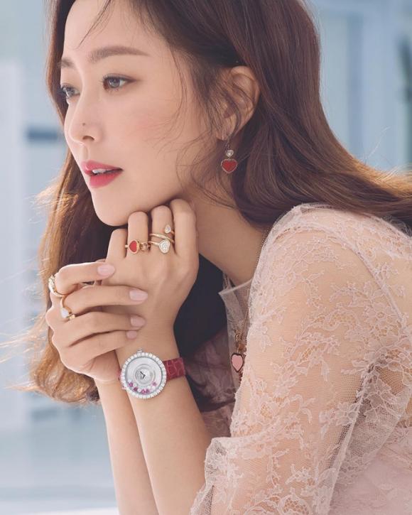 Thần thái xuất sắc ở tuổi 42, Kim Hee Sun khiến cả Song Hye Kyo và 'mợ chảnh' phải kiêng dè 2 Kim Hee Sun,đệ nhất mỹ nhân Kim Hee Sun,quốc bảo nhan sắc Kim Hee Sun,sao Hàn