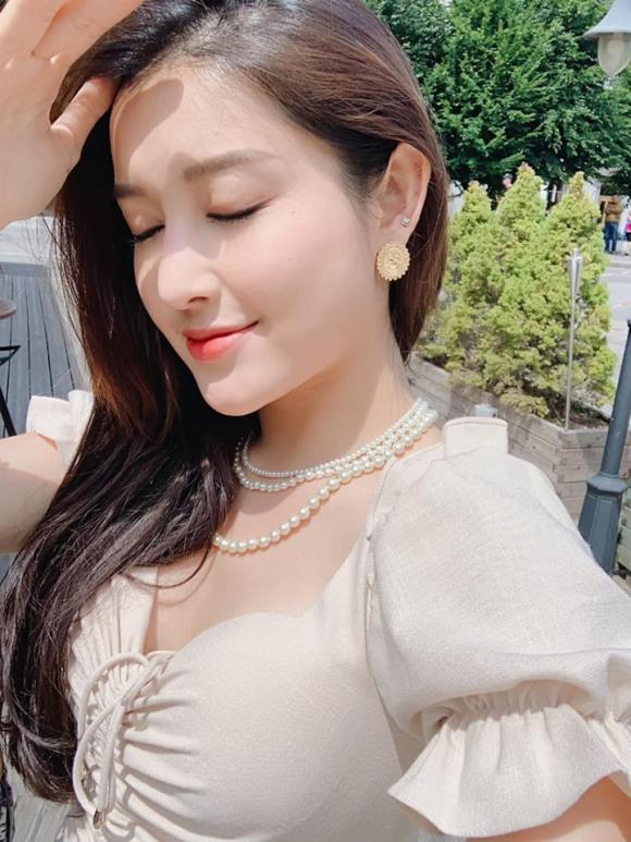 Huyền My, Huyền My đi du lịch, em trai Huyền My, á hậu Huyền My