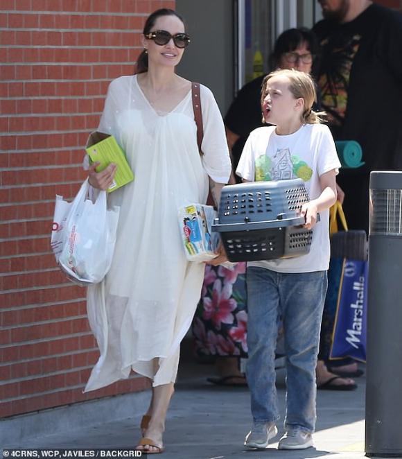 Angelina Jolie,Angelina Jolie thanh lịch,Angelina Jolie dạo phố,sao Hollywood