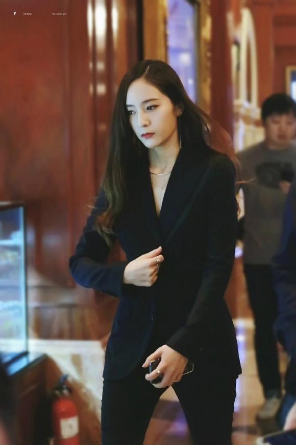 idol nữ Kpop, idol nữ Kpop diện suit đen