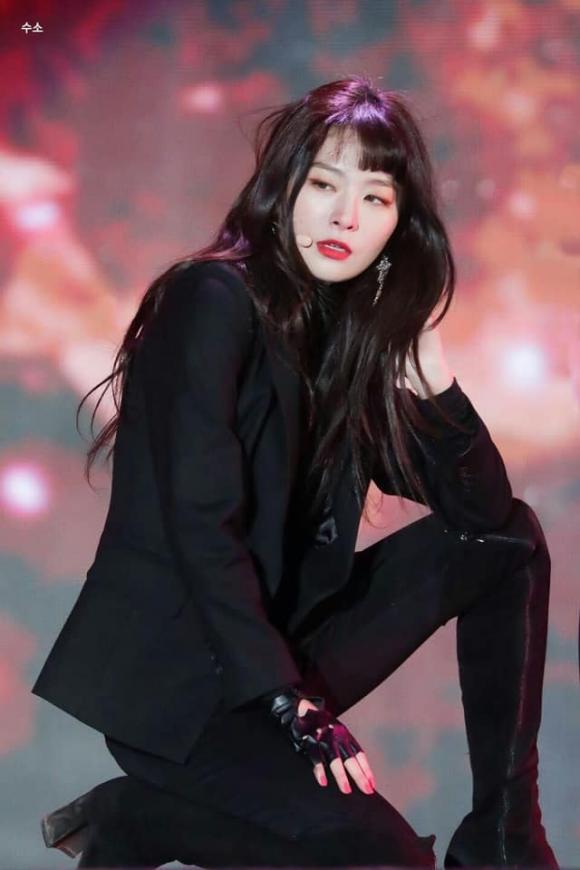 idol nữ Kpop, idol nữ Kpop diện suit đen
