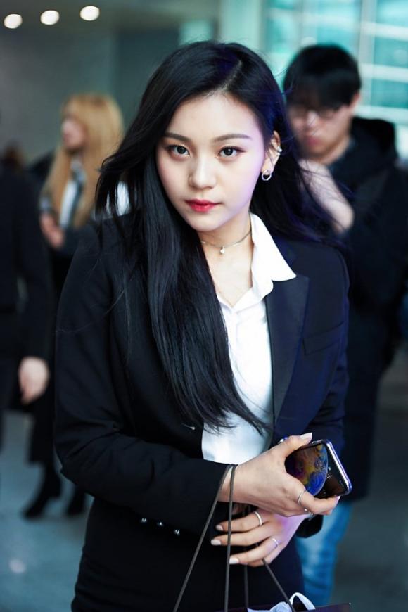 idol nữ Kpop, idol nữ Kpop diện suit đen