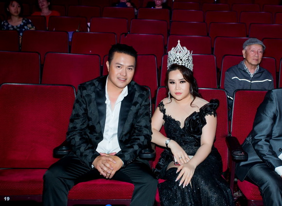 nam-vuong-nguoi-viet-217-13-ngoisao.vn-w580-h425 2 Minh Chánh Entertaiment, Nam Vương và Hoa Hậu Người Việt