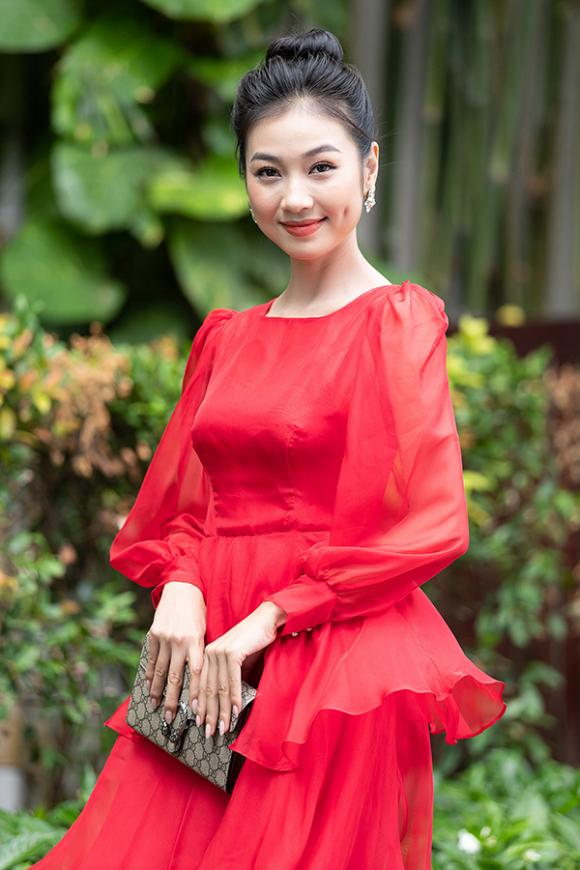 hoa hậu Trần Tiểu Vy, hoa hậu Đỗ Mỹ Linh, sao Việt