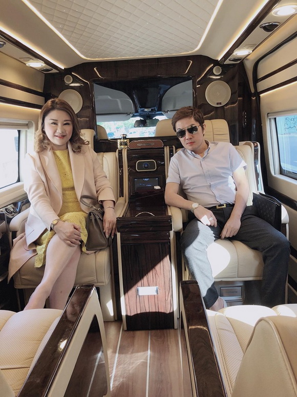 bau-hoa-267-5-ngoisao.vn-w580-h773 2 Hoa hậu International Global, Bầu Hòa, Ngô Đình Hòa