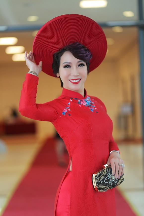 Nữ hoàng nhan sắc Nguyễn Thị Bích Hòa, Nhà tạo mẫu Bích Hòa, Đại hội Thẩm mỹ Quốc tế 2018