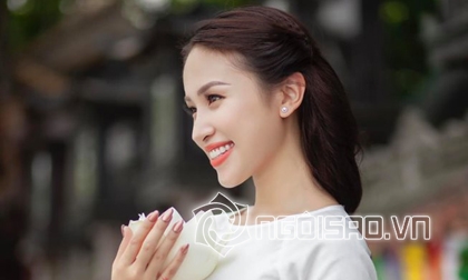 Á hậu Cao Mộng Thu Huyền, NTK Việt Hùng, Áo dài Việt Hùng