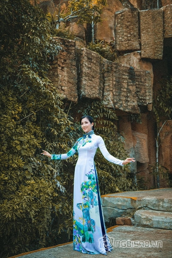 Á hậu Cao Mộng Thu Huyền, NTK Việt Hùng, Áo dài Việt Hùng