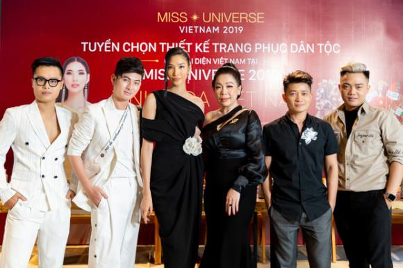 á hậu Hoàng Thuỳ, Miss Universe 2019, sao Việt