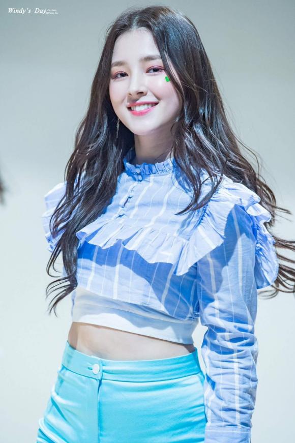 Sao Hàn sinh năm 2000 19 sao hàn sinh năm 2000, Bae Jinyoung, Nancy