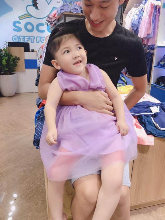Thào Thị Yến Nhi, bé gái Lào Cai 14 tháng tuổi nặng 3,5kg
