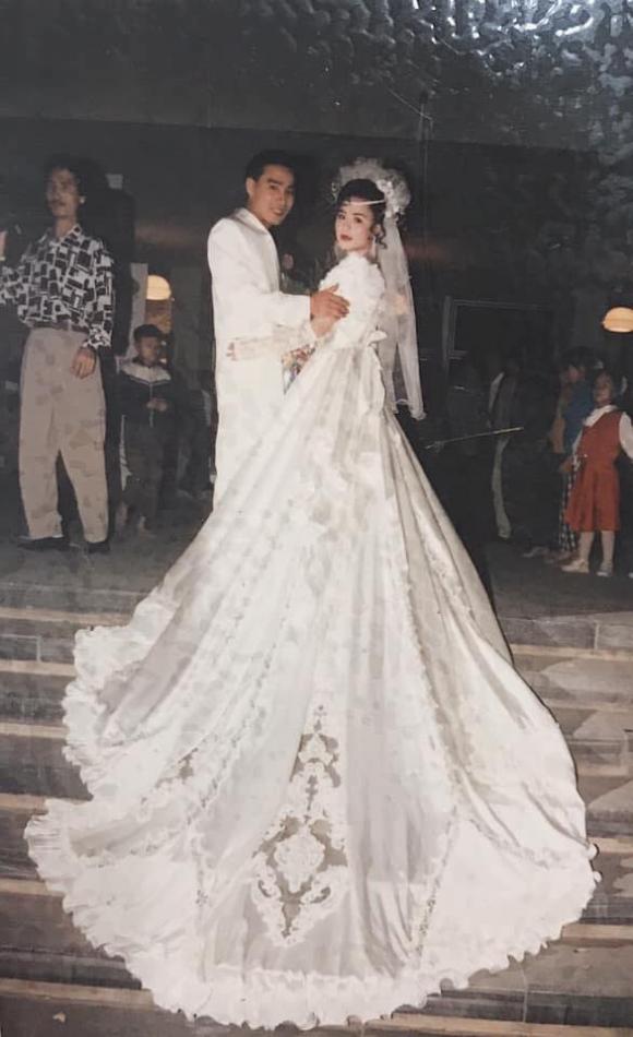 Váy cưới cổ điển thập niên 90 cho thuê  Miêu Quán