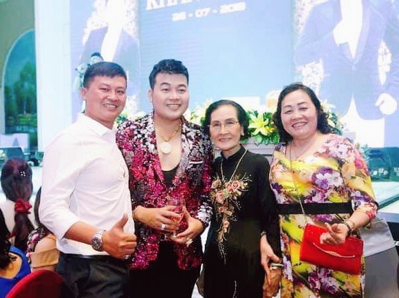 Ca sĩ Khánh Bình, sao việt