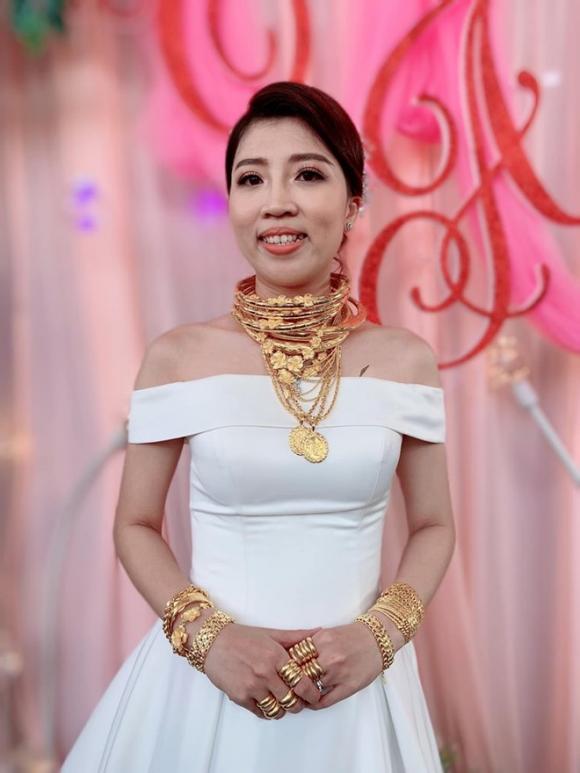 Cô dâu vàng đeo trĩu cổ, mạng xã hội, giới trẻ 2019