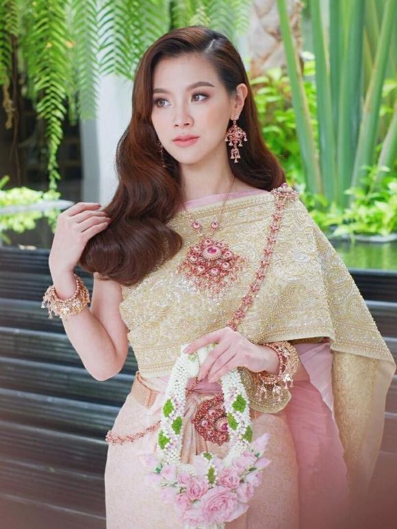 Mai Davika,Baifern Pimchanok,Yaya Urassaya,Yoshi