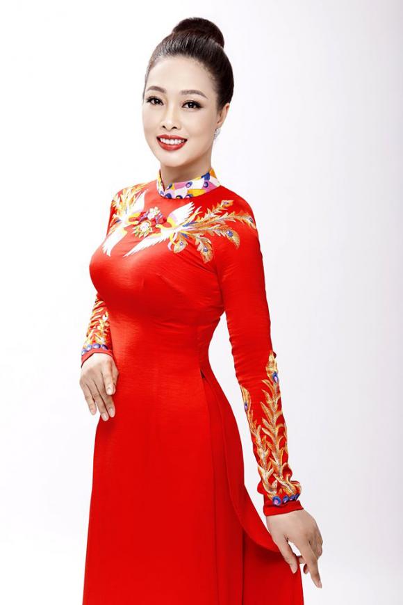 ao-dai-nam-phuong-11-ngoisao.vn-w640-h960 4 Ntk nam phương,bộ sưu tập quốc sắc thiên hương,áo dài nam phương