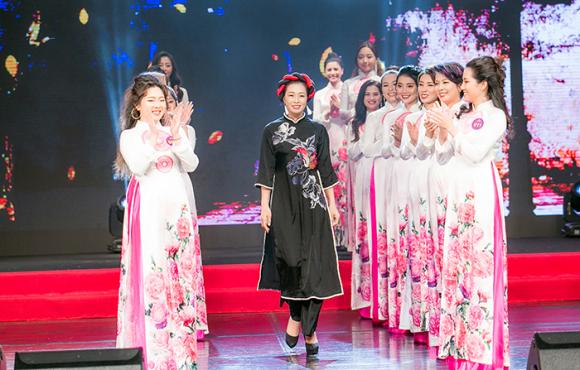 ao-dai-nam-phuong-12-ngoisao.vn-w700-h447 3 Ntk nam phương,bộ sưu tập quốc sắc thiên hương,áo dài nam phương