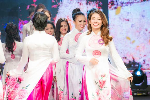 ao-dai-nam-phuong-14-ngoisao.vn-w700-h467 1 Ntk nam phương,bộ sưu tập quốc sắc thiên hương,áo dài nam phương