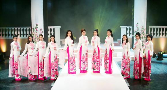 ao-dai-nam-phuong-2-ngoisao.vn-w960-h518 13 Ntk nam phương,bộ sưu tập quốc sắc thiên hương,áo dài nam phương