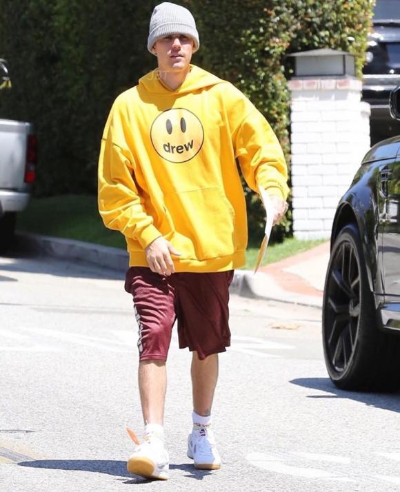 justin bieber, phát tờ rơi, hết thời, sao hollywood