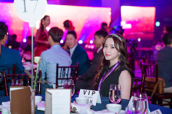 yoo-me-248-3-ngoisao.vn-w580-h387 1 Yoo Mee, siêu mẫu Châu Á 2019, Doanh nhân Dương Thị Thanh Nhi