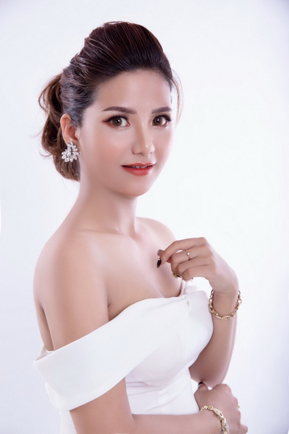 vu-thuy-258-11-ngoisao.vn-w580-h870 0 mỹ phẩm White Detox, Vũ Thúy, Kinh doanh online