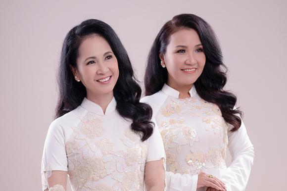 Hai bà 'mẹ chồng quốc dân' Lan Hương - Ngân Quỳnh trong áo dài đôi của NTK Đức Hùng 12 đức hùng, lan hương, ngân quỳnh, áo dài