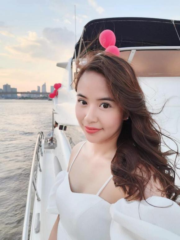 Á hậu kiều khanh,Hoa hậu Thế giới Người Việt 2010,sao việt
