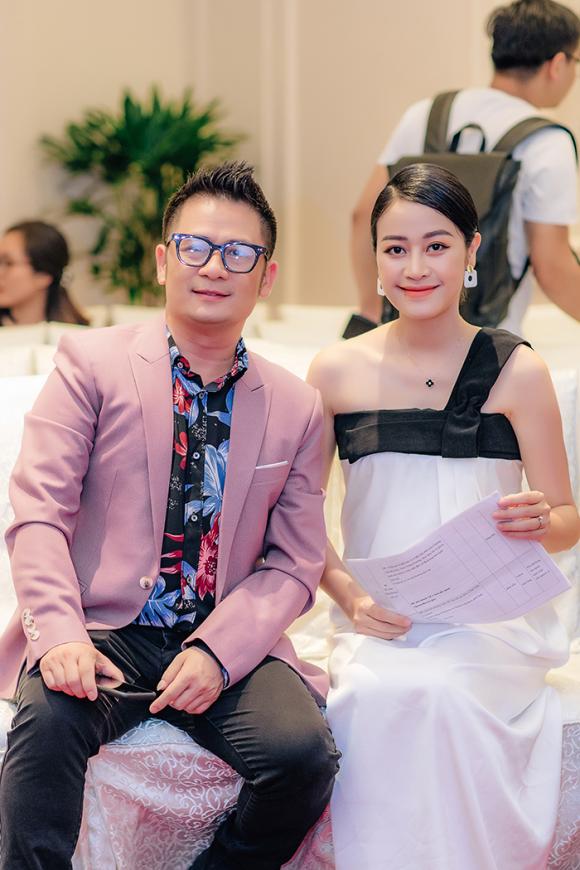 MC Phí Linh mang thai ở tháng thứ 6 sau hơn 2 tháng kết hôn