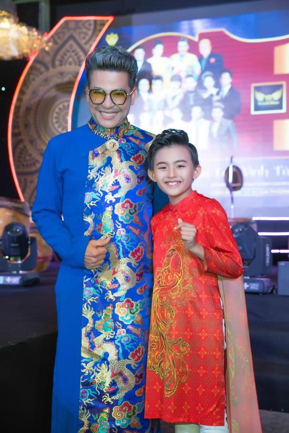 Hot boy nhí Quốc Vũ, áo dài Dorri, NTK Tạ Linh Nhân