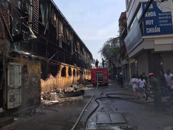 cháy lớn, cháy công ty bóng đèn phích nước rạng đông, cháy lớn ở Hà Nội