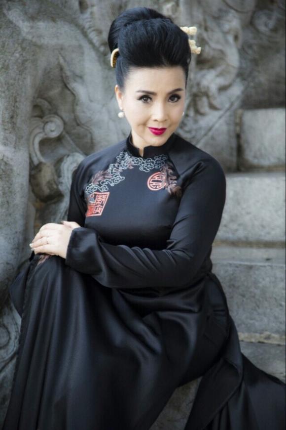 NSƯT Lan Hương, NSƯT Tất Bình, sao Việt