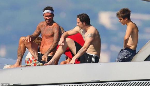 David Beckham,con trai David Beckham,Romeo Beckham,sinh nhật Romeo,Victoria,sao Hollywood