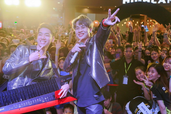 g-shock-59-3-ngoisao.vn-w580-h386 3 đồng hồ G-Shock, đồng hồ Baby-G, G-SHOCK Fan Festa 2019