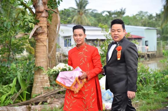 Quang Lê đi cưới vợ cho con trai, trả lời câu hỏi: 'Sao ba không cưới vợ cho ba'