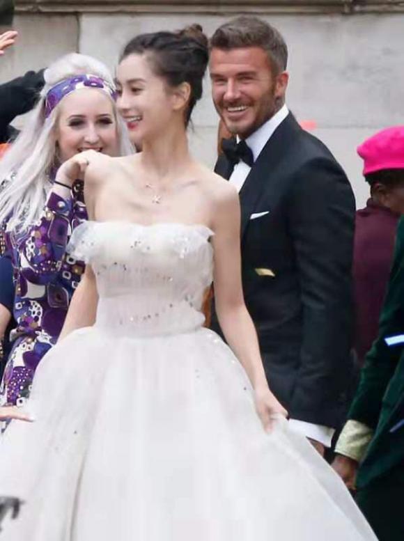 Angelababy gầy trơ xương khi làm 'cô dâu' của David Beckham