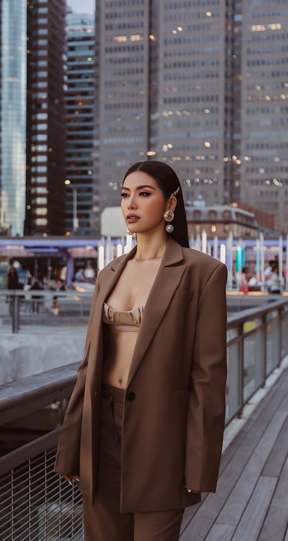 Minh Tú tiếp tục hở bạo trong ngày thứ 2 tại New York Fashion Week