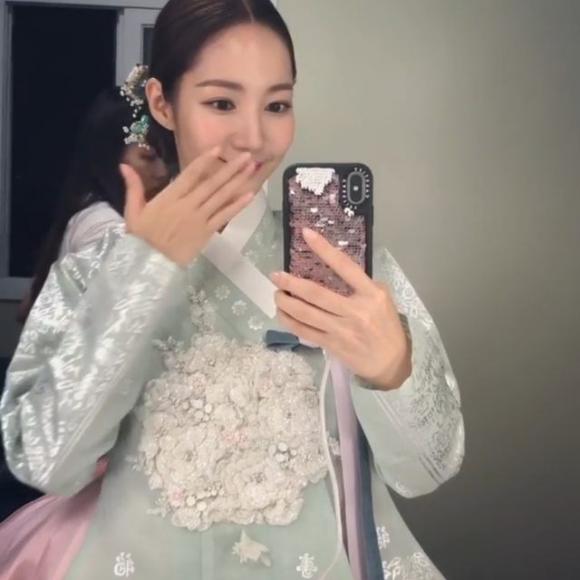 park min young, hanbok, thời trang của park min young, sao hàn