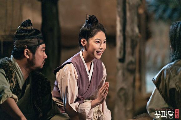 Biệt đội hoa hòe,Gong Seung Yeon,Seo Ji Hoon