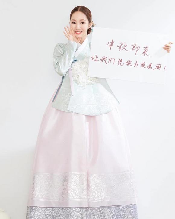 park min young, hanbok, thời trang của park min young, sao hàn