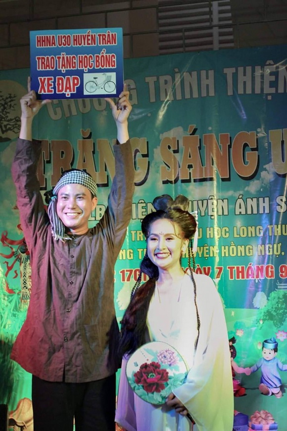 huyen-tran-139-3-ngoisao.vn-w580-h870 4 Hoa hậu Huyền Trân, Tết Trung thu, Trăng sáng ước mơ