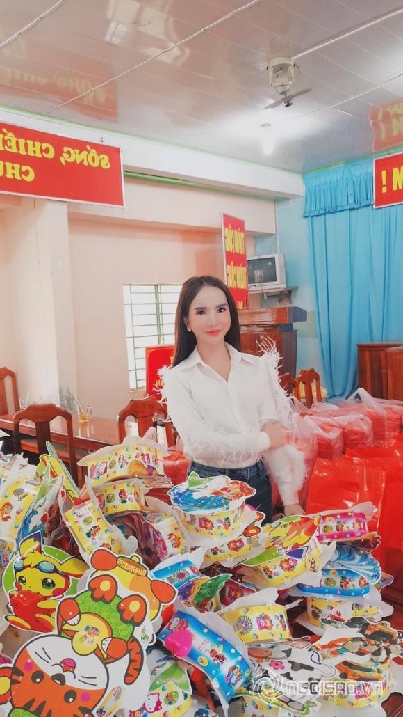 img20190913102615-ngoisao.vn-w1440-h2560 4 Hot girl trần đoàn,trần đoàn làm từ thiện,mỹ nhân chuyển giới